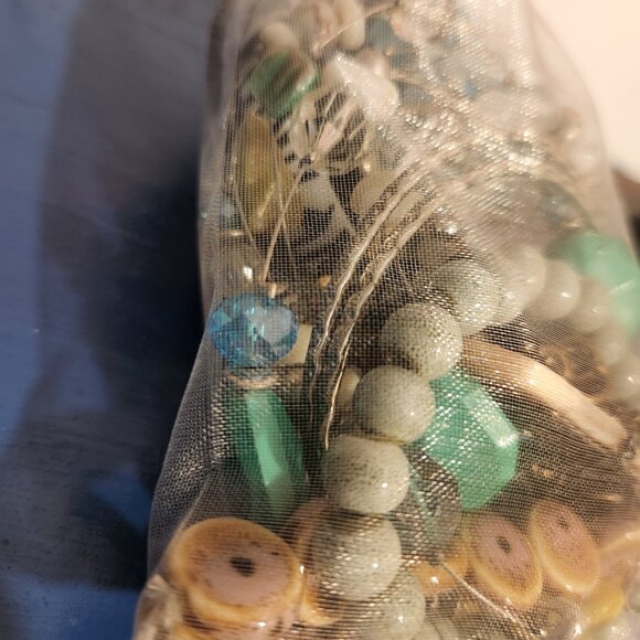 Mystery Jewelry drawstring bag 15+ wearable items| No broken pieces| Silver Tone - Picture 5 of 5